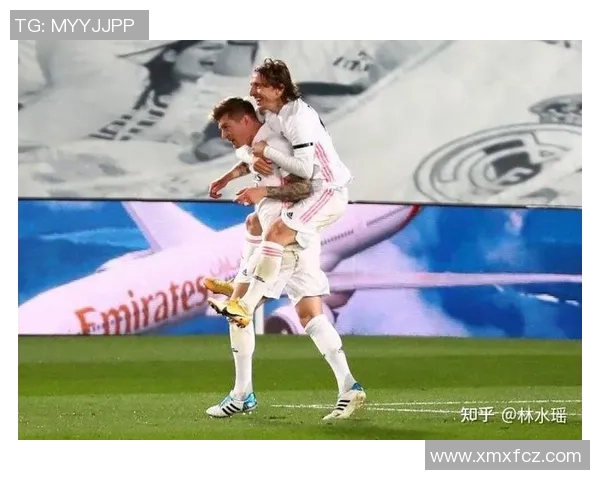 足球球星泪水背后的故事：感动瞬间与奋斗历程的深刻情感揭秘